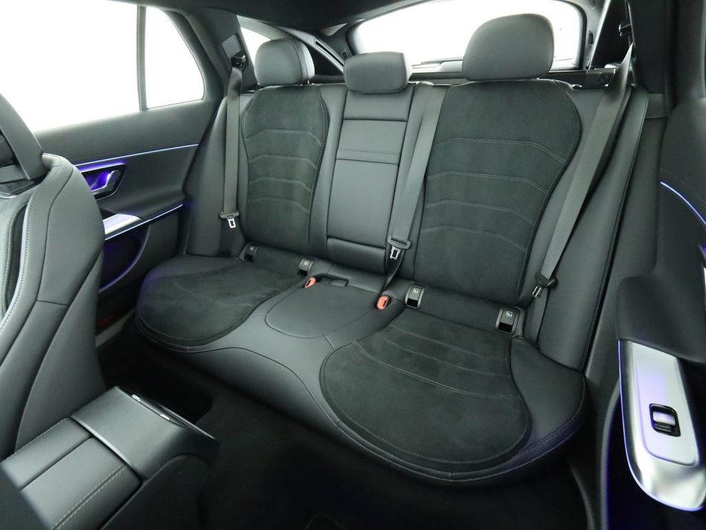 Mercedes-Benz E 300 2025