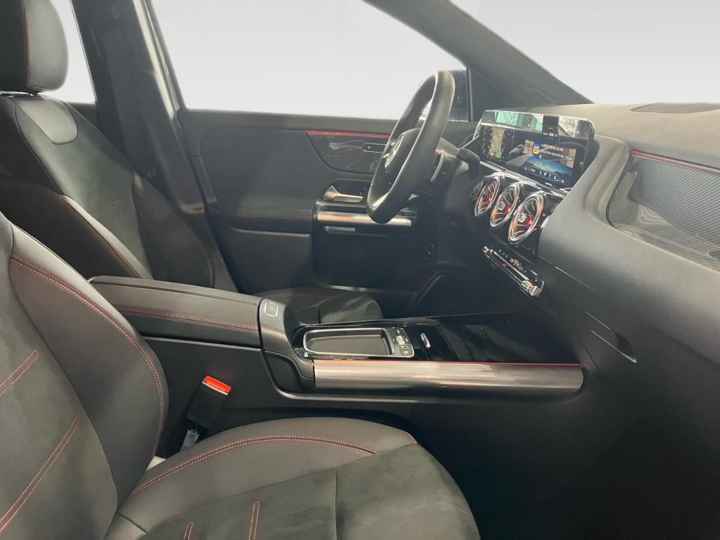 Mercedes-Benz GLA 200 2025