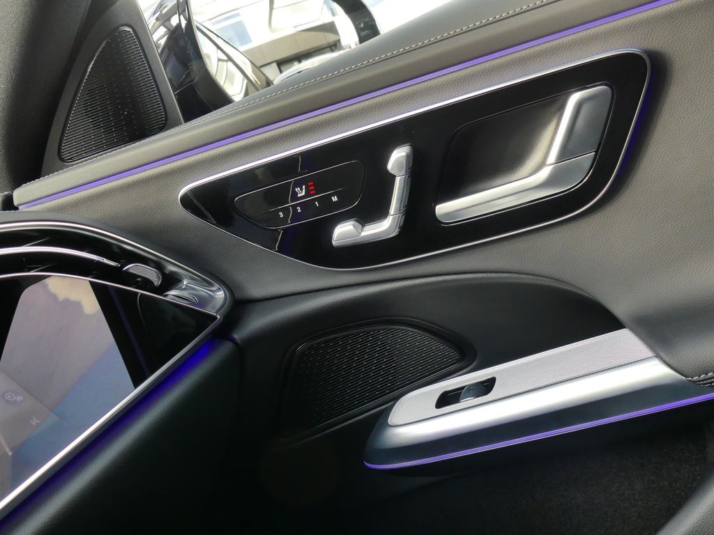 Mercedes-Benz E 220 2025