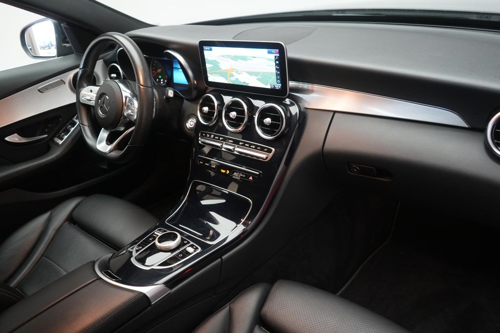 Mercedes-Benz C 300 2021