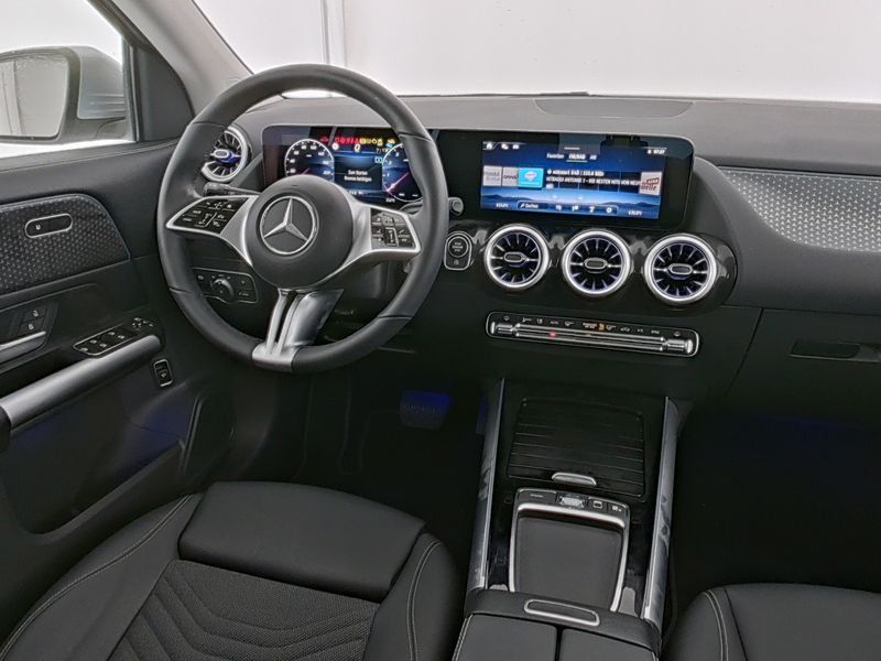 Mercedes-Benz GLA 200 2024