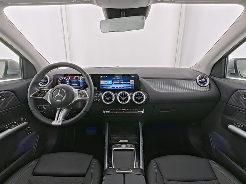 Mercedes-Benz GLA 200 2024