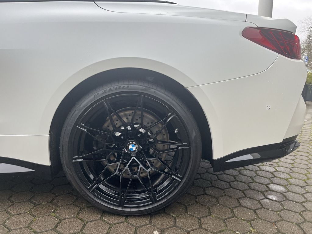 BMW M4 2025