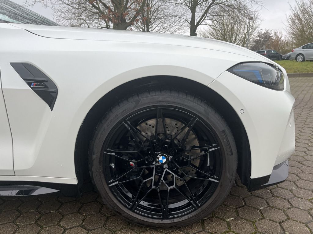 BMW M4 2025