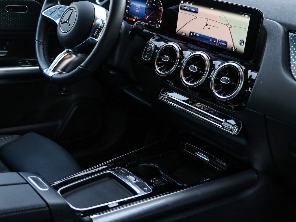 Mercedes-Benz GLA 200 2024