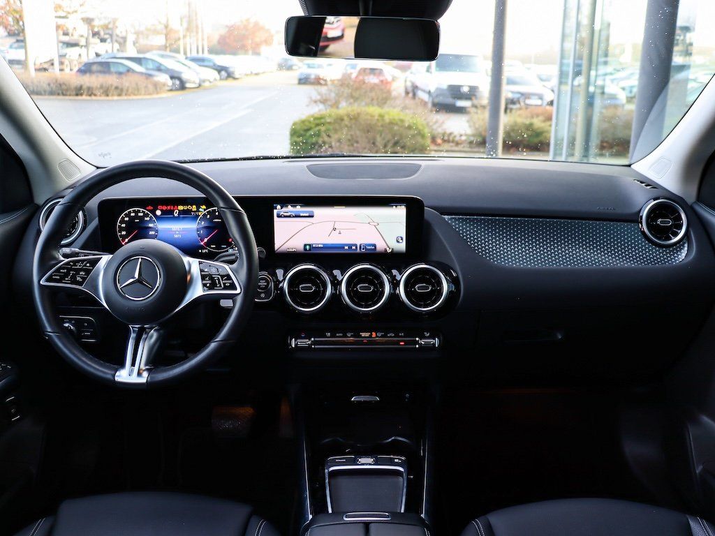 Mercedes-Benz GLA 200 2024