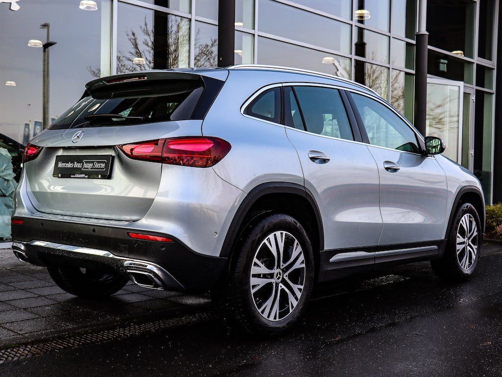 Mercedes-Benz GLA 200 2024