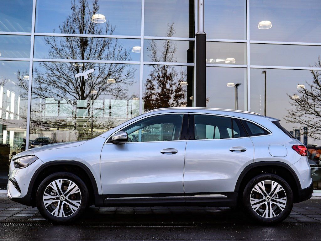 Mercedes-Benz GLA 200 2024