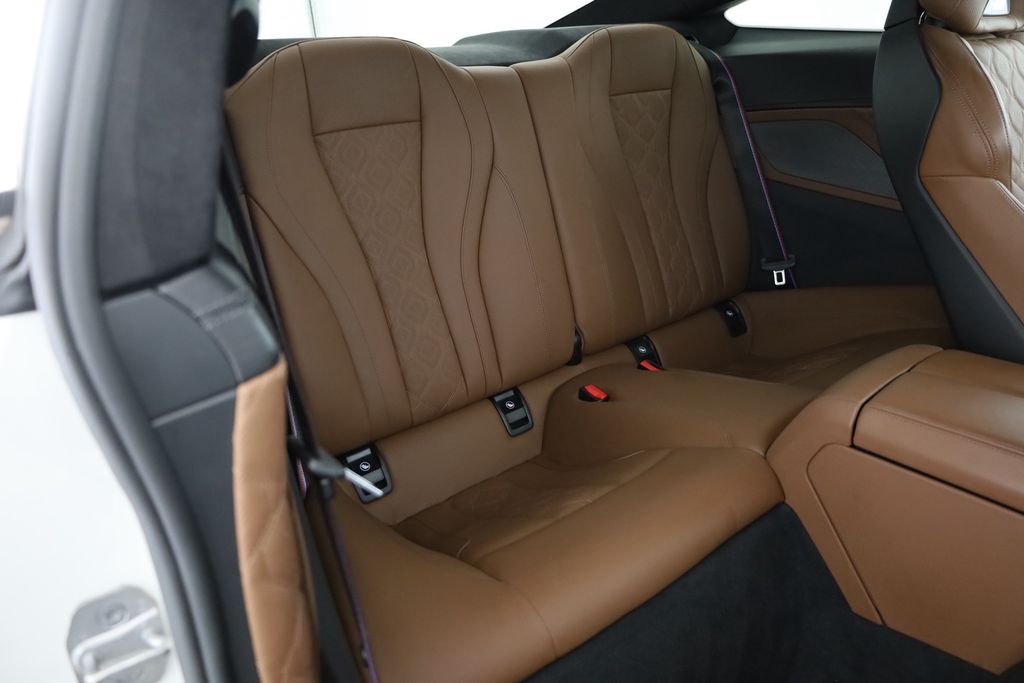 BMW M8 2023