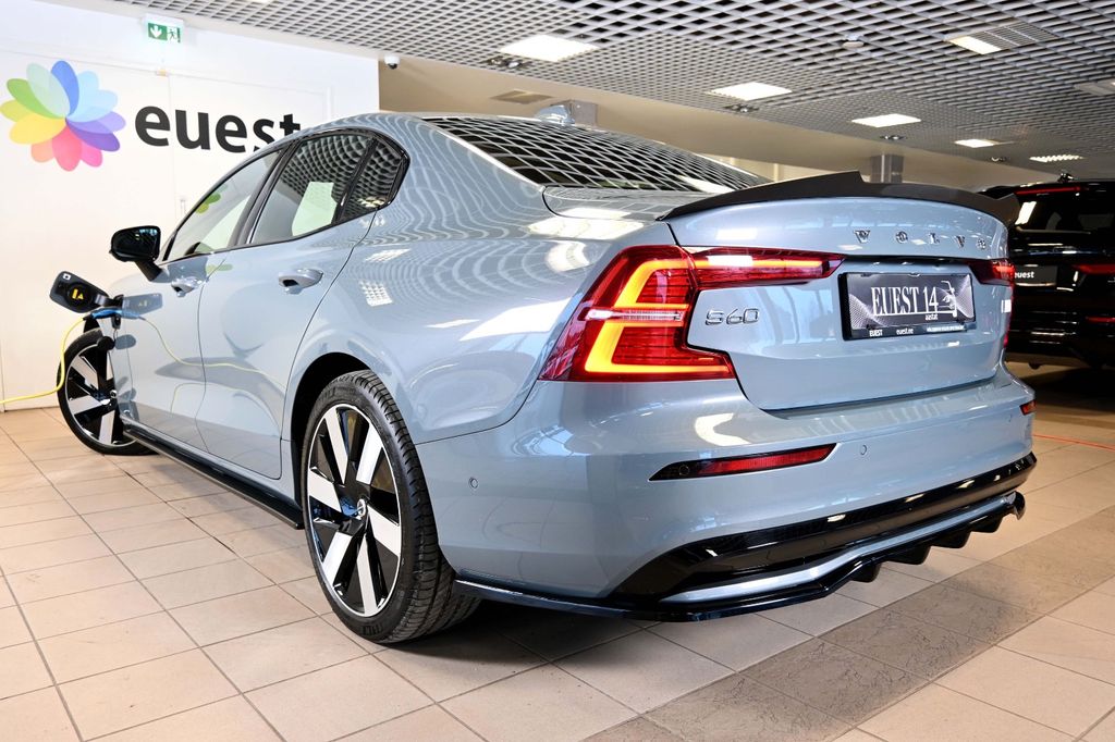Volvo S60 2024