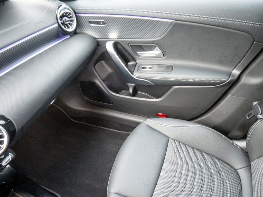 Mercedes-Benz CLA 220 2025