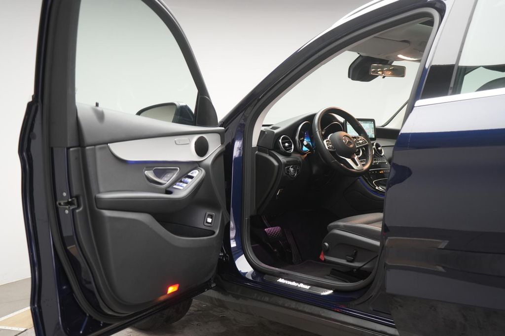 Mercedes-Benz GLC 300 2021
