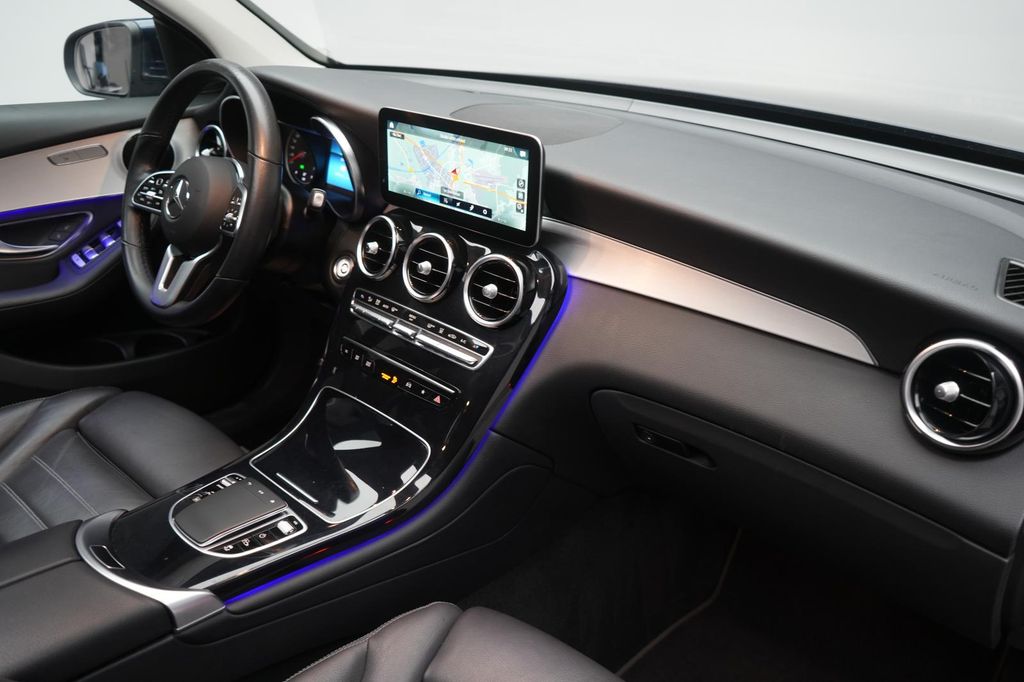 Mercedes-Benz GLC 300 2021