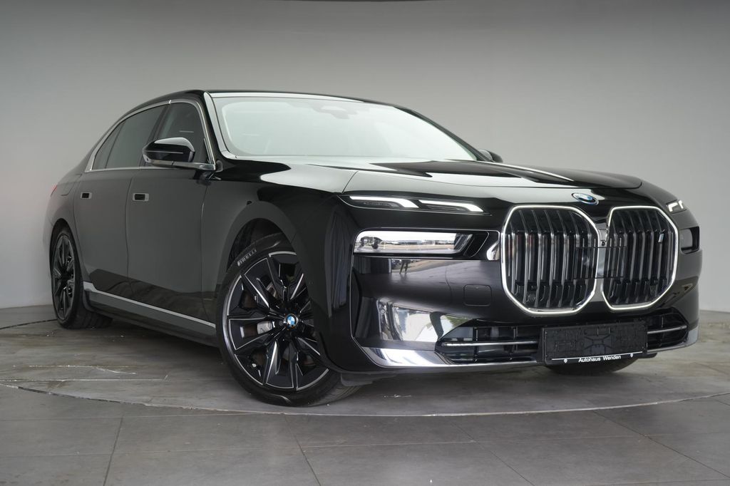 BMW i7 2024