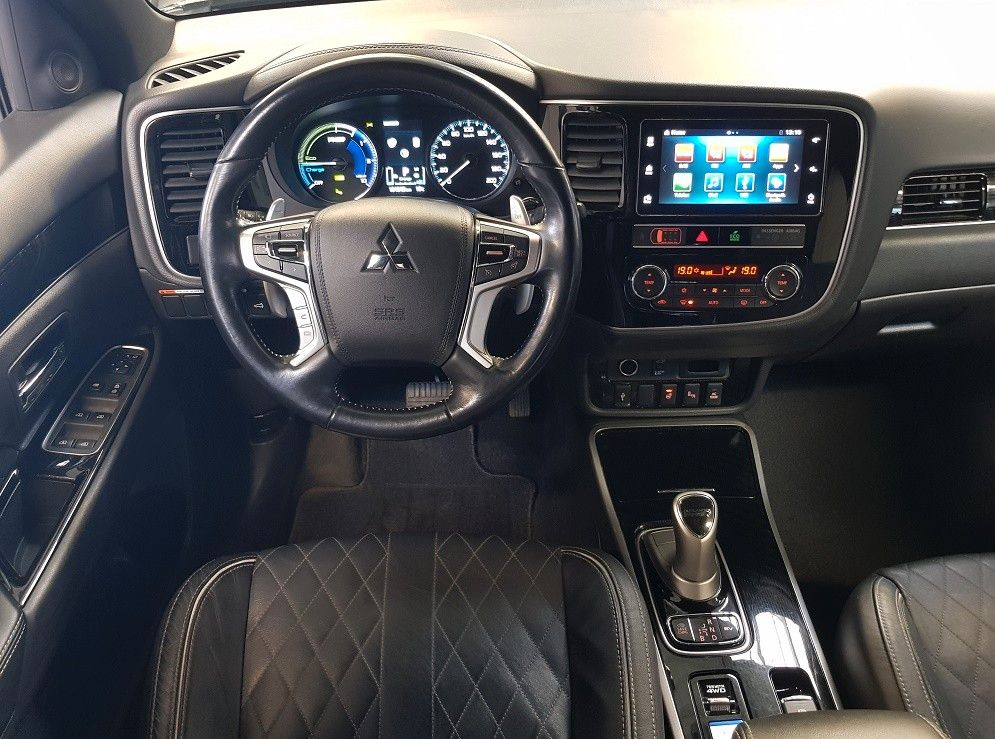 Mitsubishi Plug-in Hybrid Outlander 2019