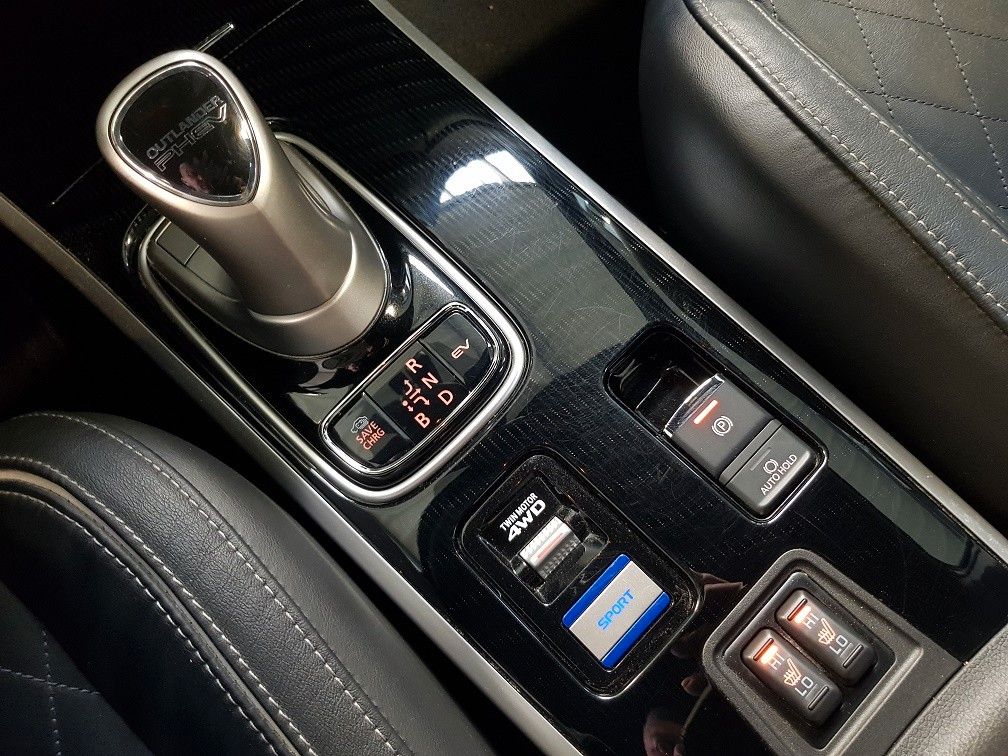 Mitsubishi Plug-in Hybrid Outlander 2019