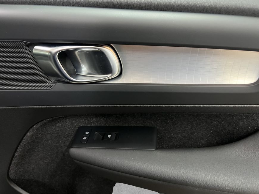 Volvo XC40 2024