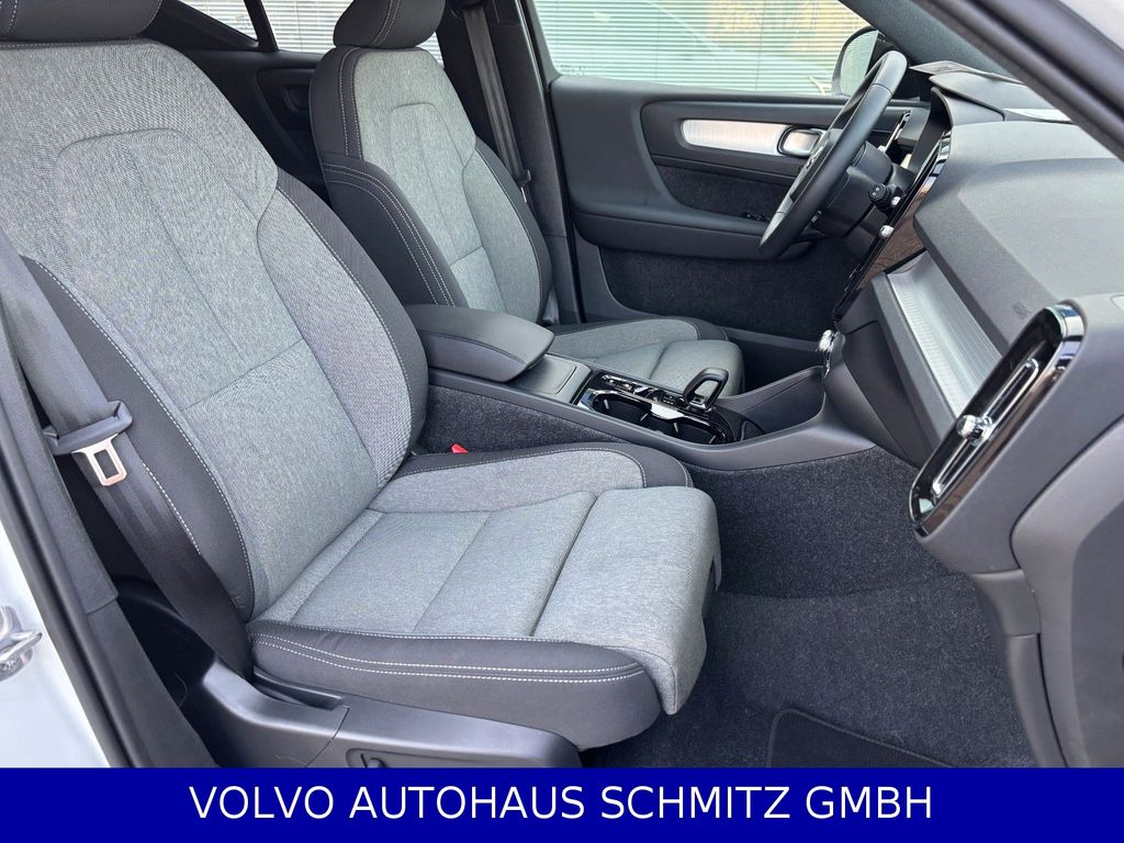 Volvo XC40 2025