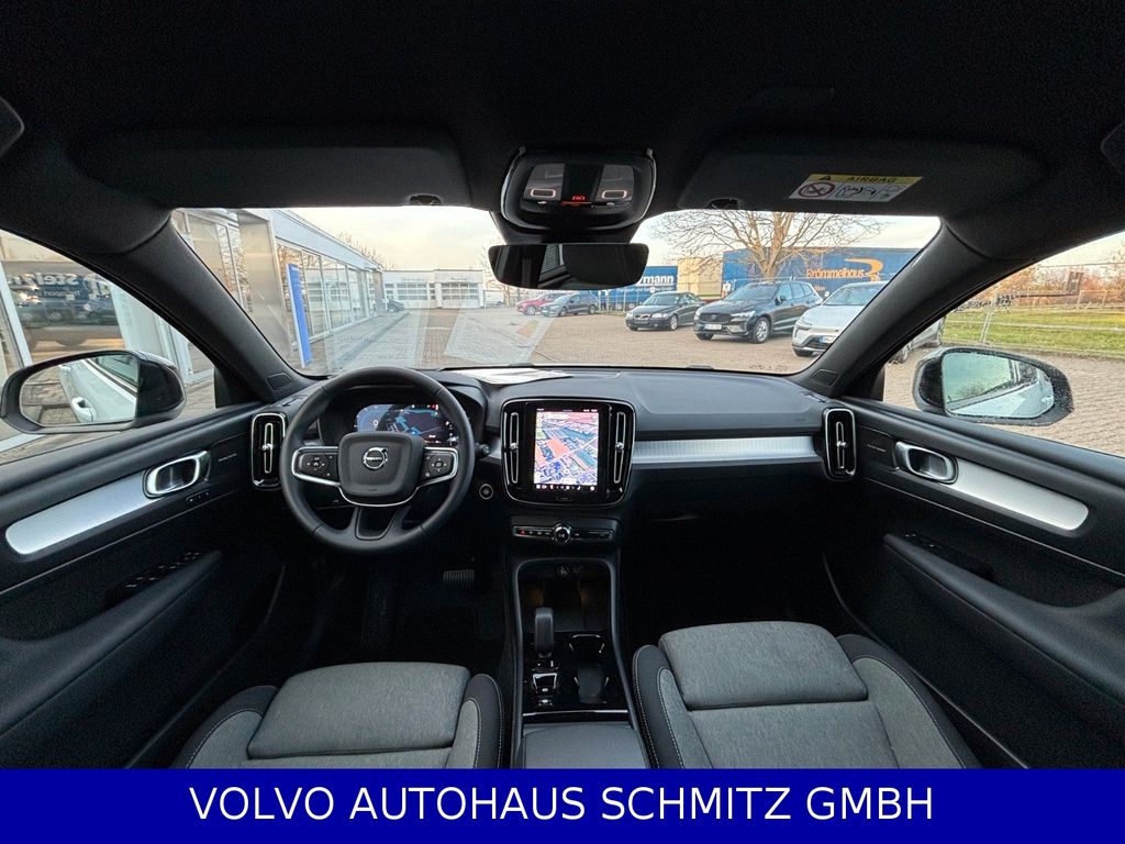 Volvo XC40 2025
