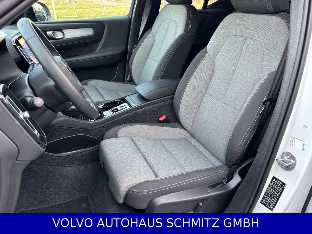Volvo XC40 2025