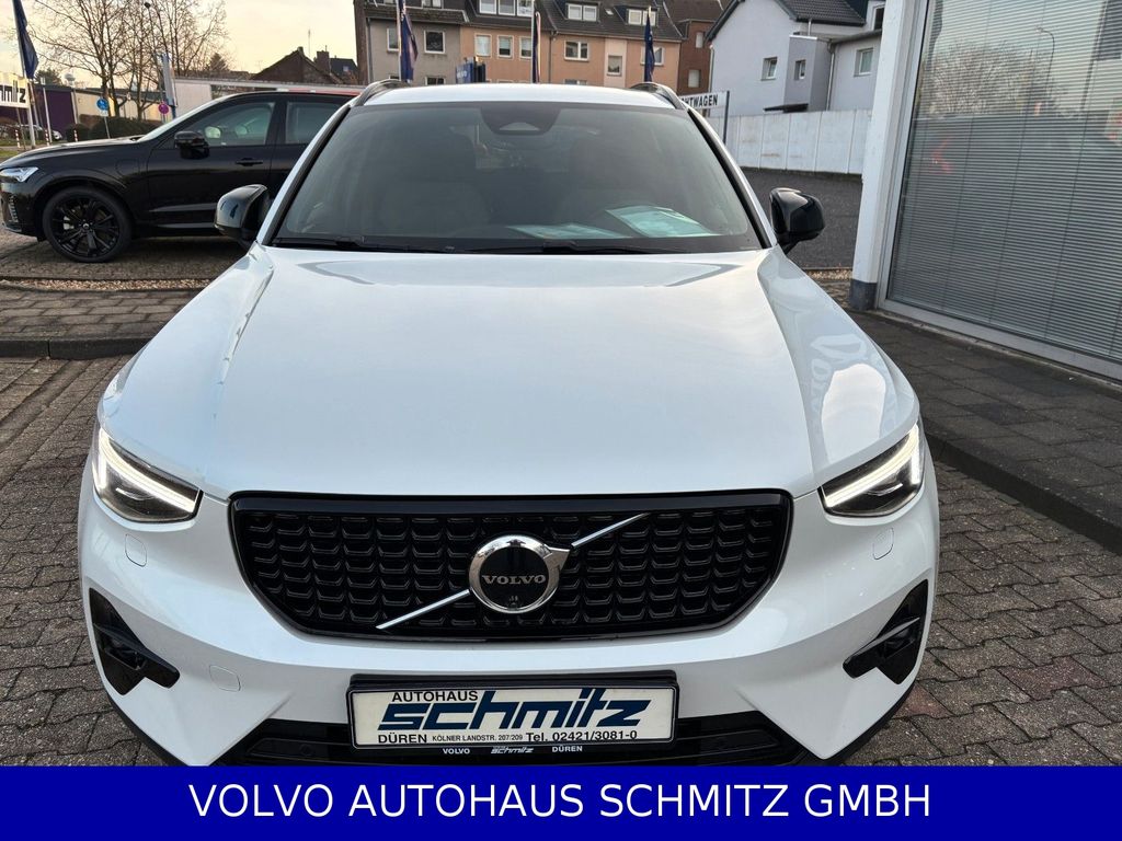 Volvo XC40 2025