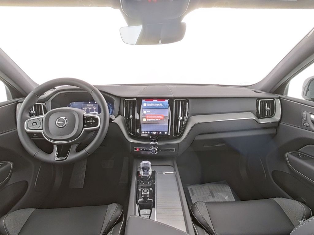 Volvo XC60 2025
