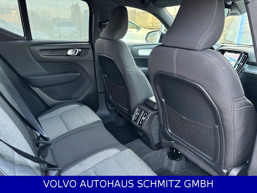 Volvo XC40 2025