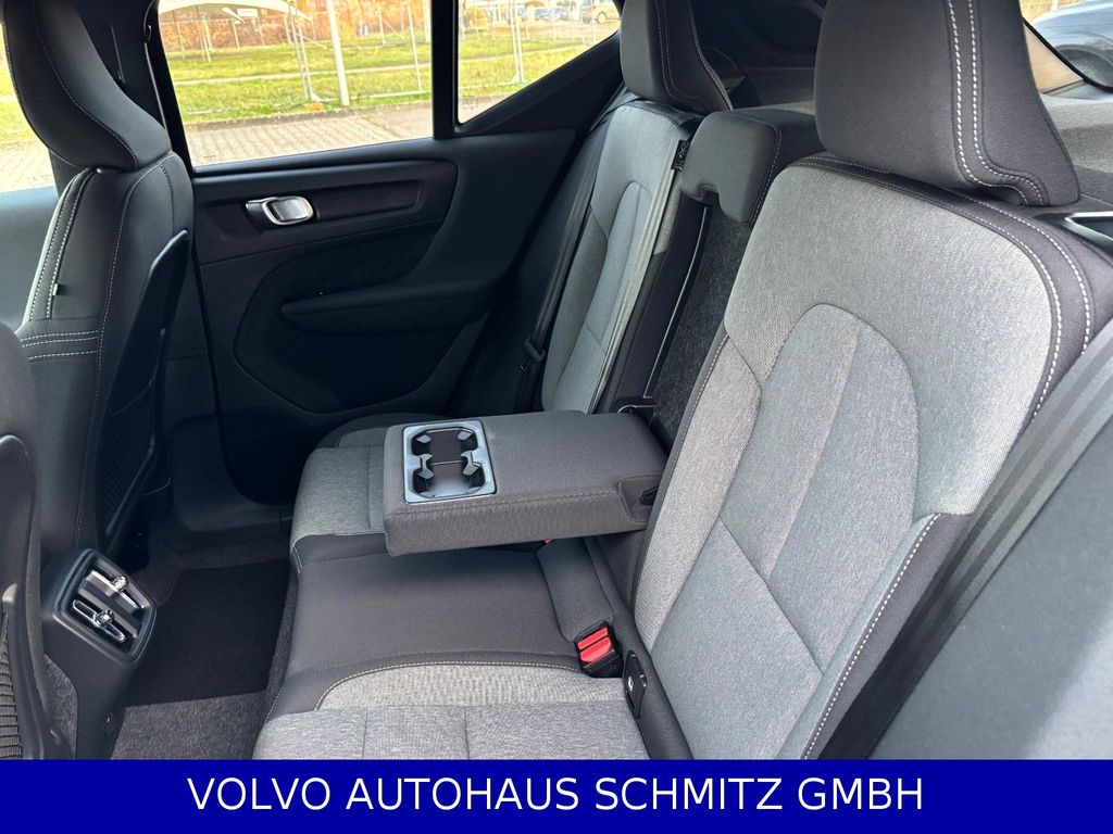 Volvo XC40 2025
