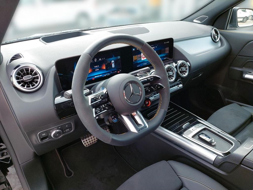 Mercedes-Benz GLA 45 AMG 2025