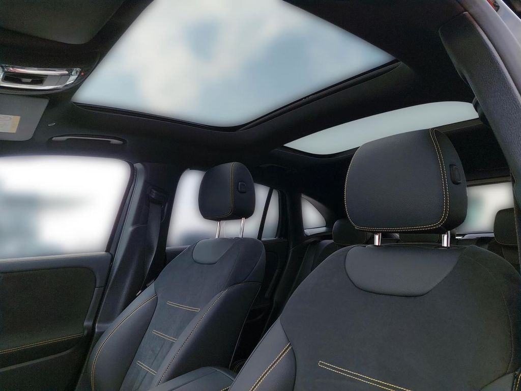 Mercedes-Benz GLA 45 AMG 2025