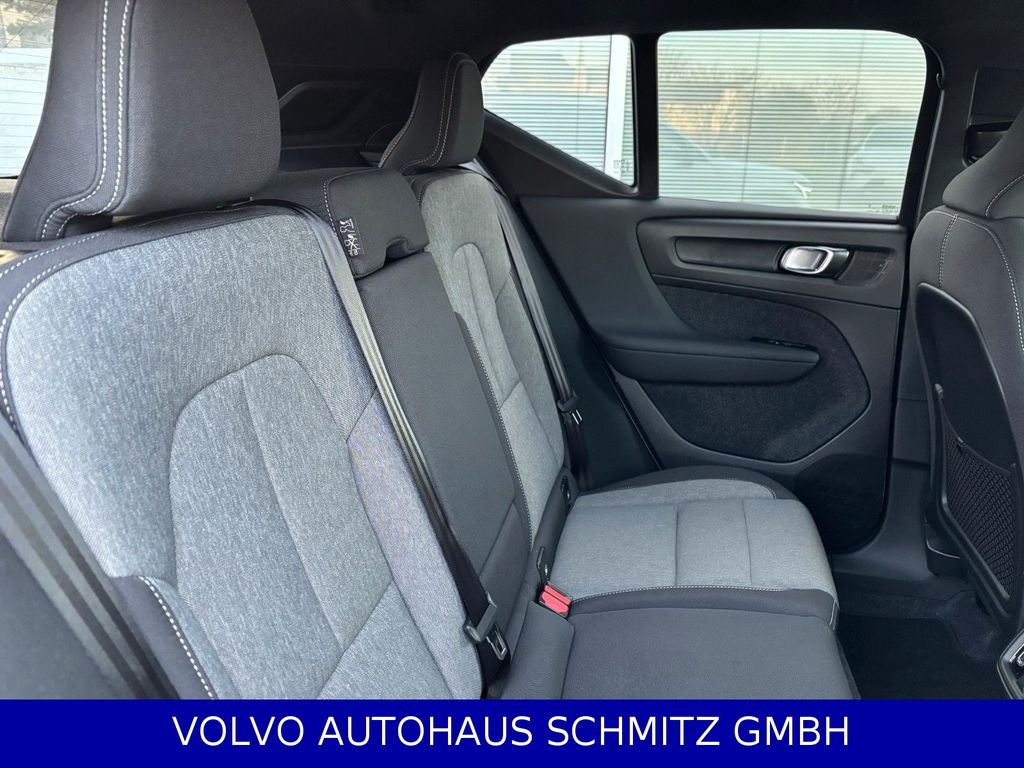 Volvo XC40 2025