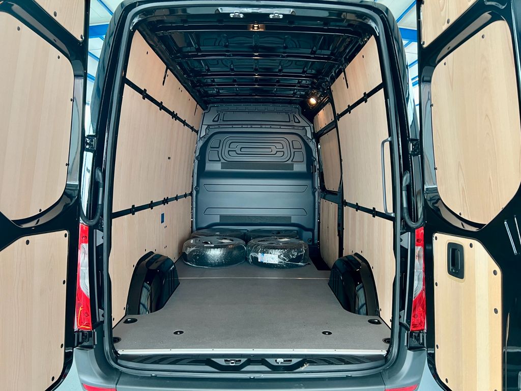 Mercedes-Benz Sprinter 2025