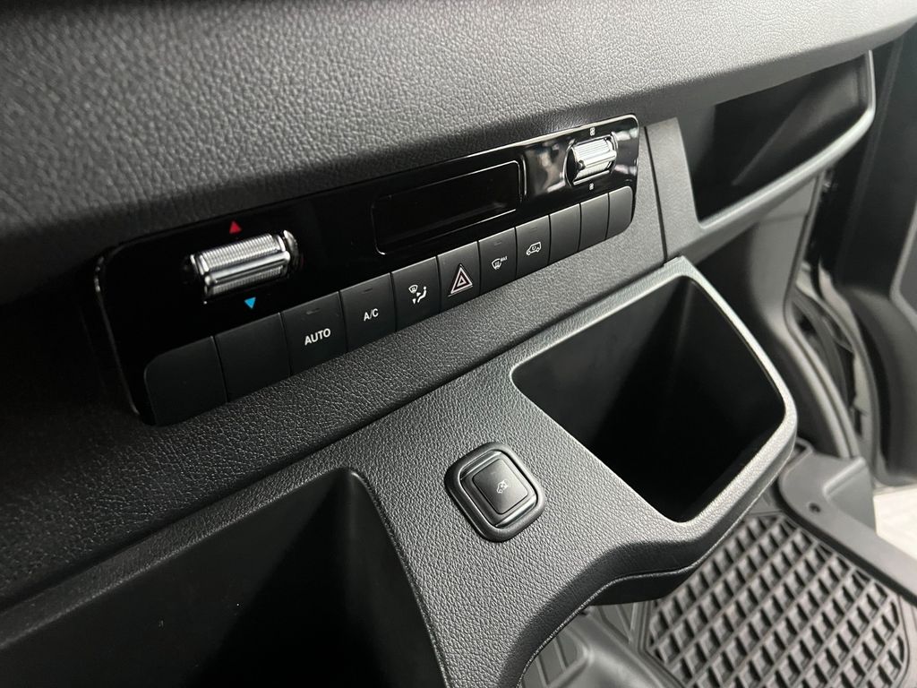 Mercedes-Benz Sprinter 2025