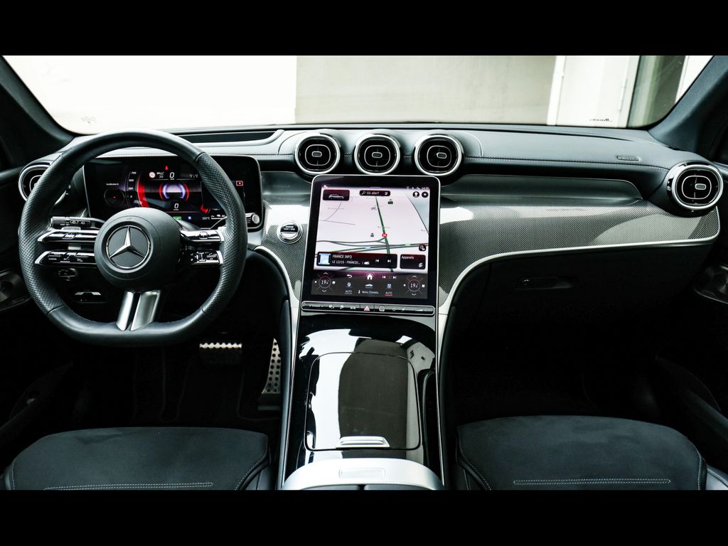 Mercedes-Benz GLC 300 2023