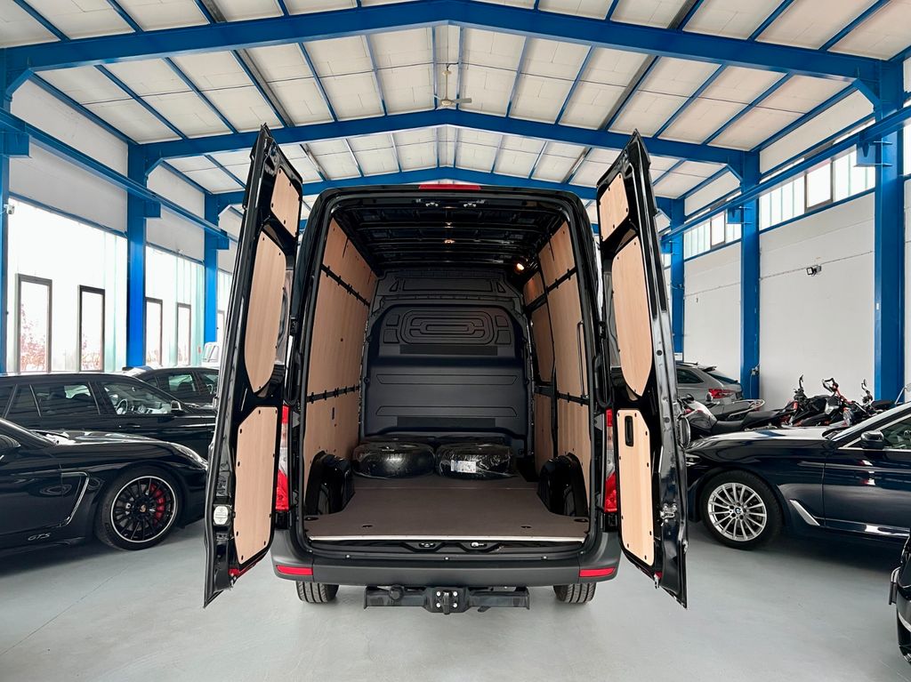 Mercedes-Benz Sprinter 2025