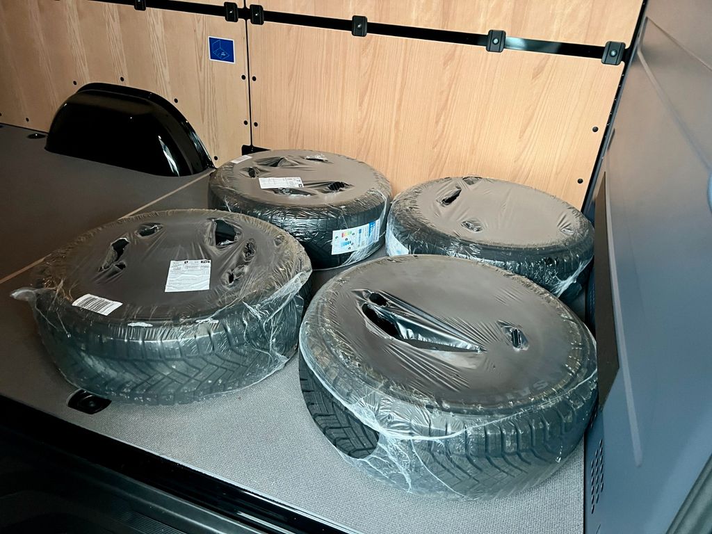 Mercedes-Benz Sprinter 2025