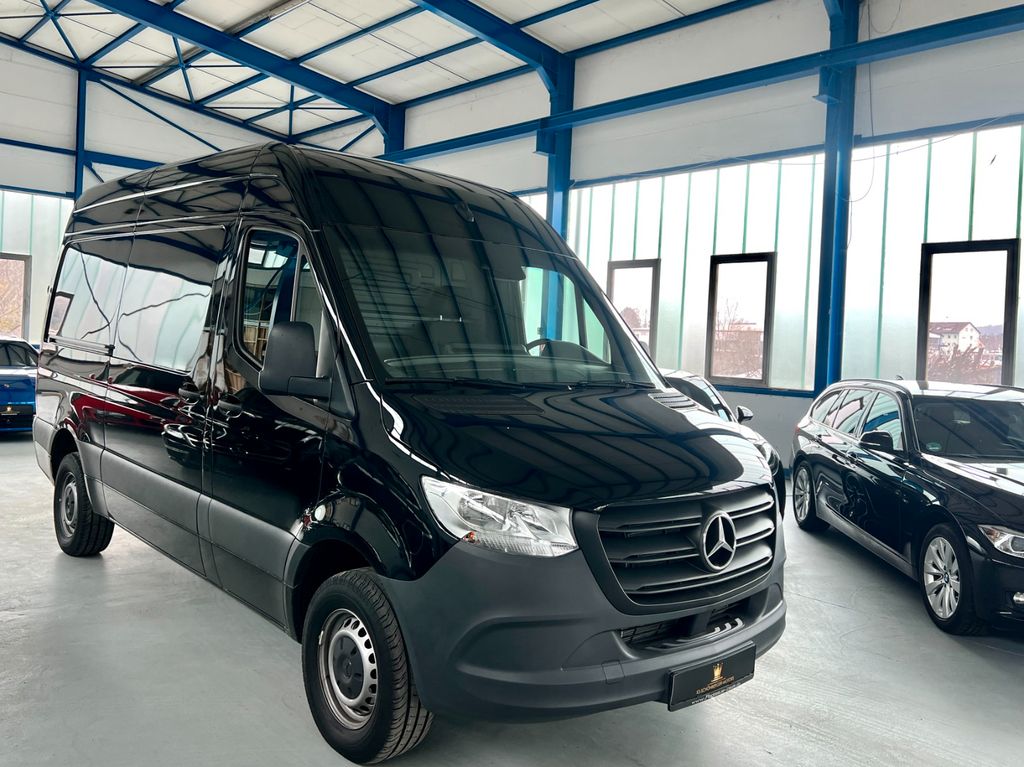 Mercedes-Benz Sprinter 2025
