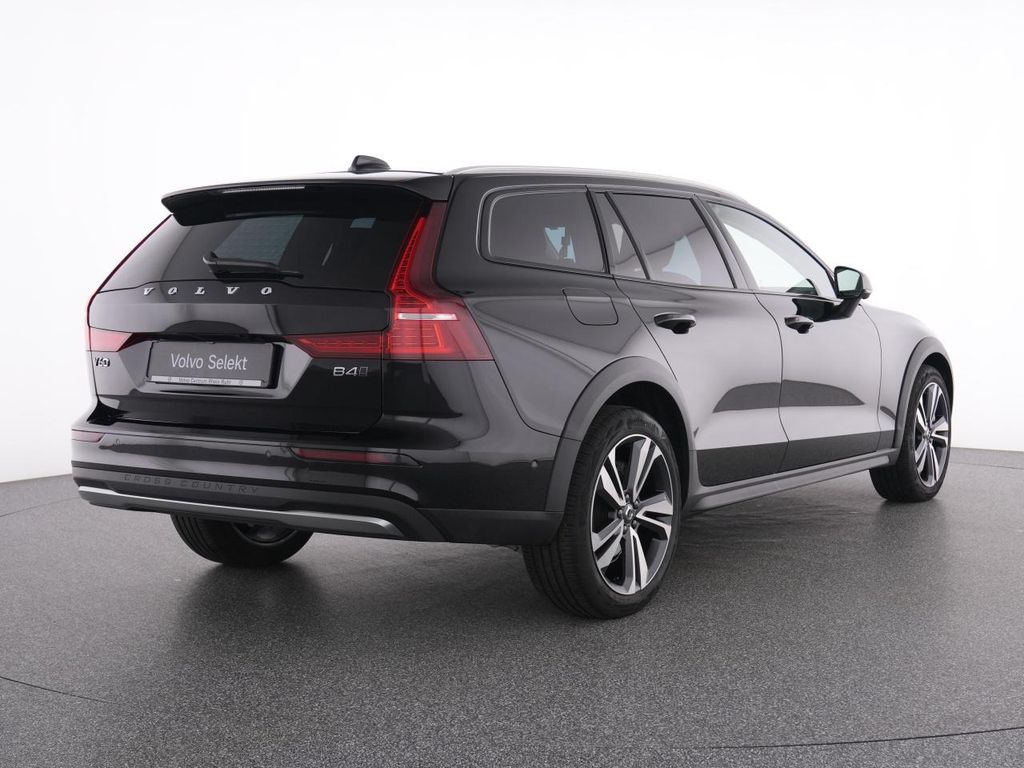 Volvo V60 Cross Country 2024