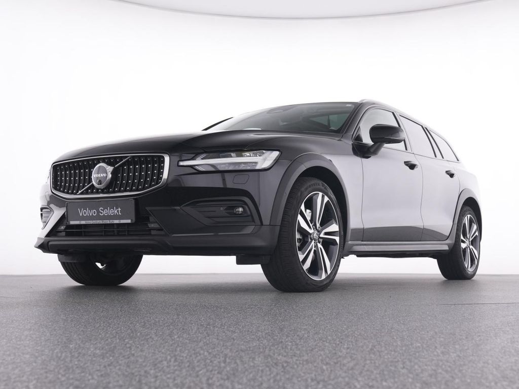 Volvo V60 Cross Country 2024