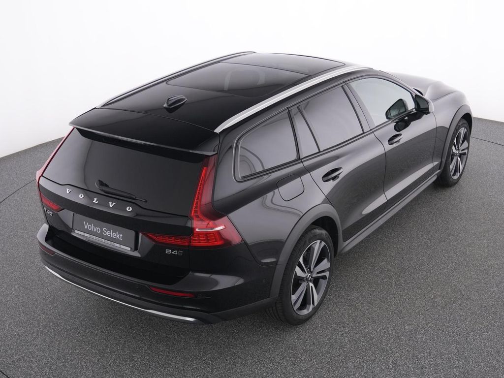 Volvo V60 Cross Country 2024