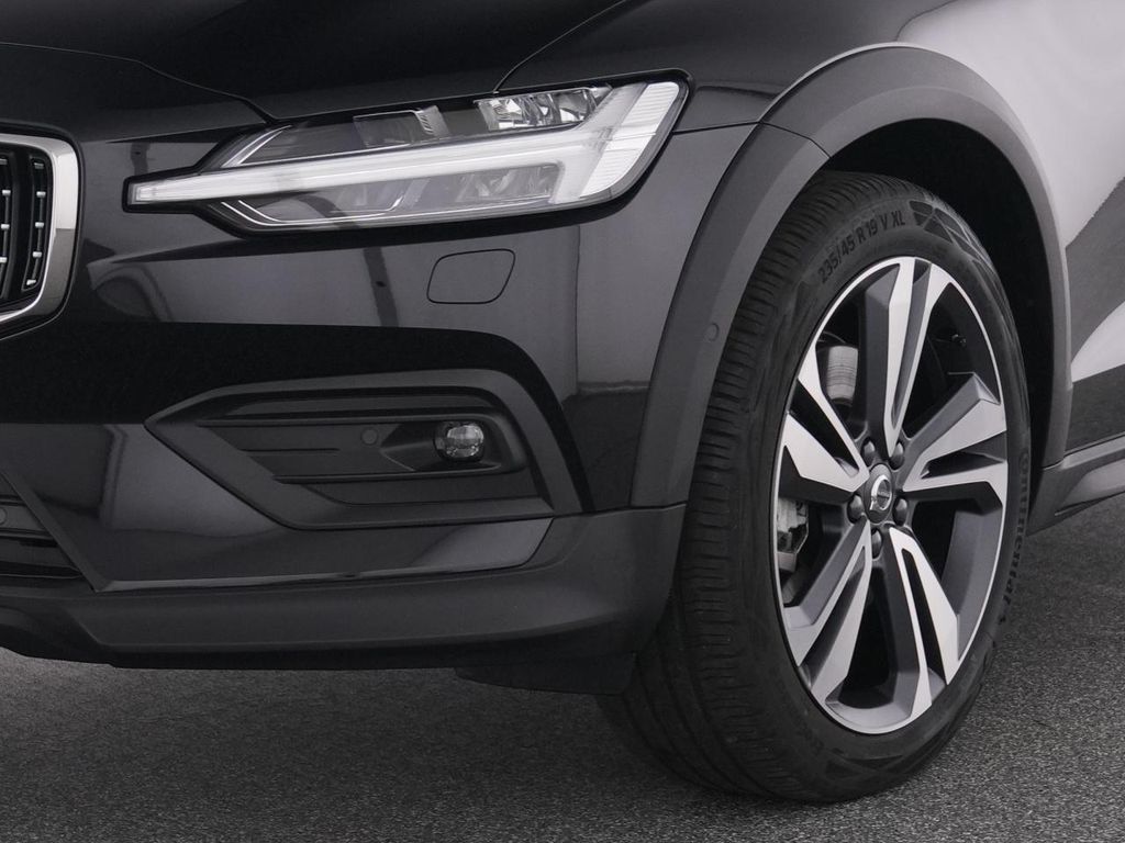 Volvo V60 Cross Country 2024