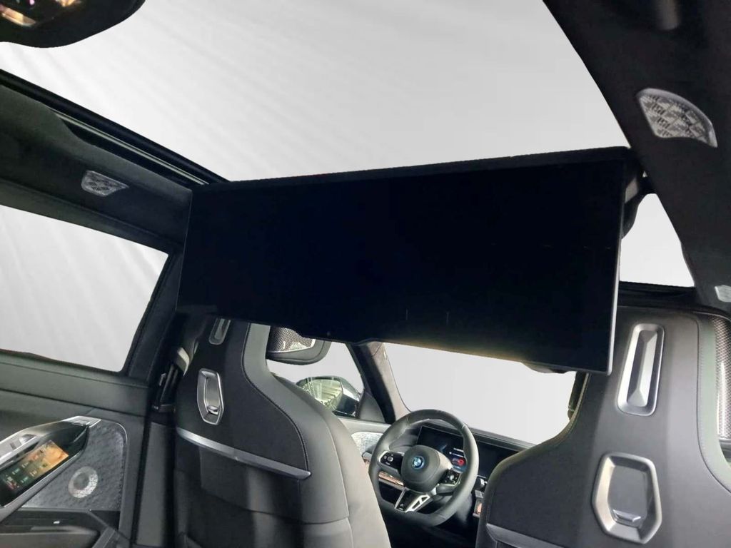 BMW i7 2024