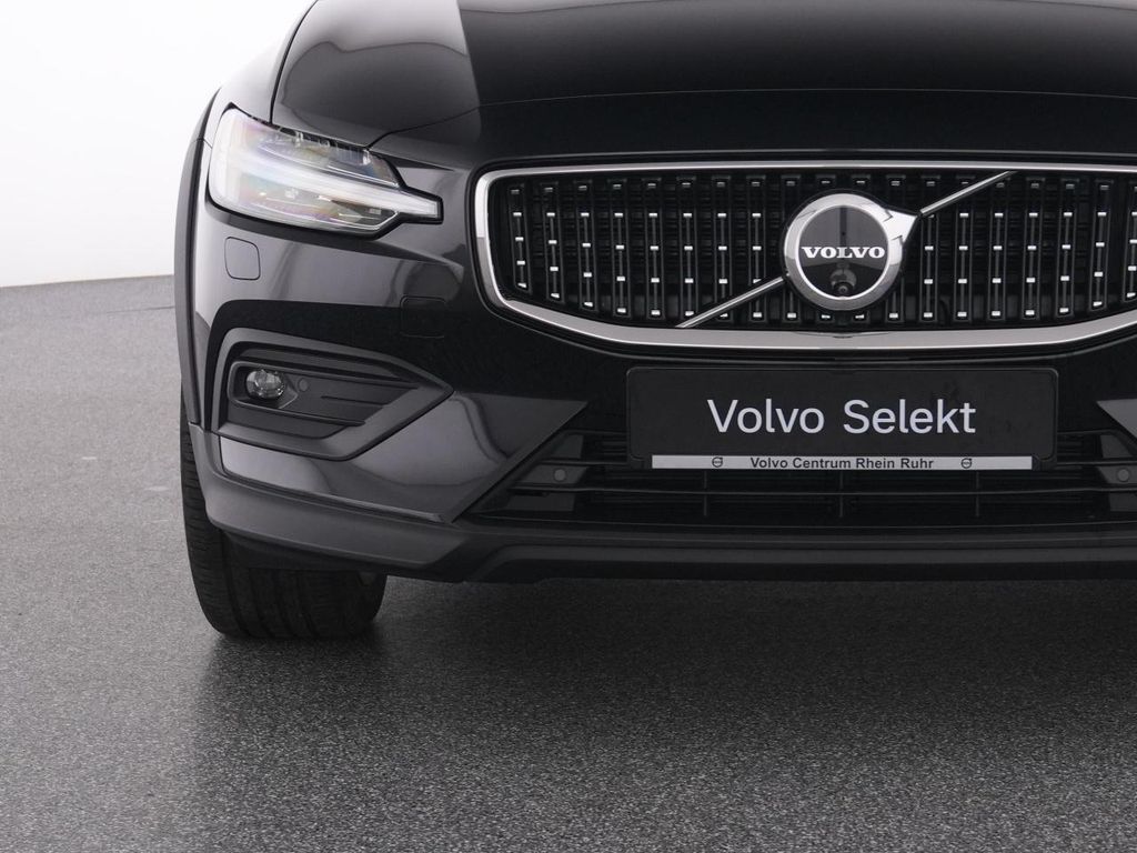 Volvo V60 Cross Country 2024