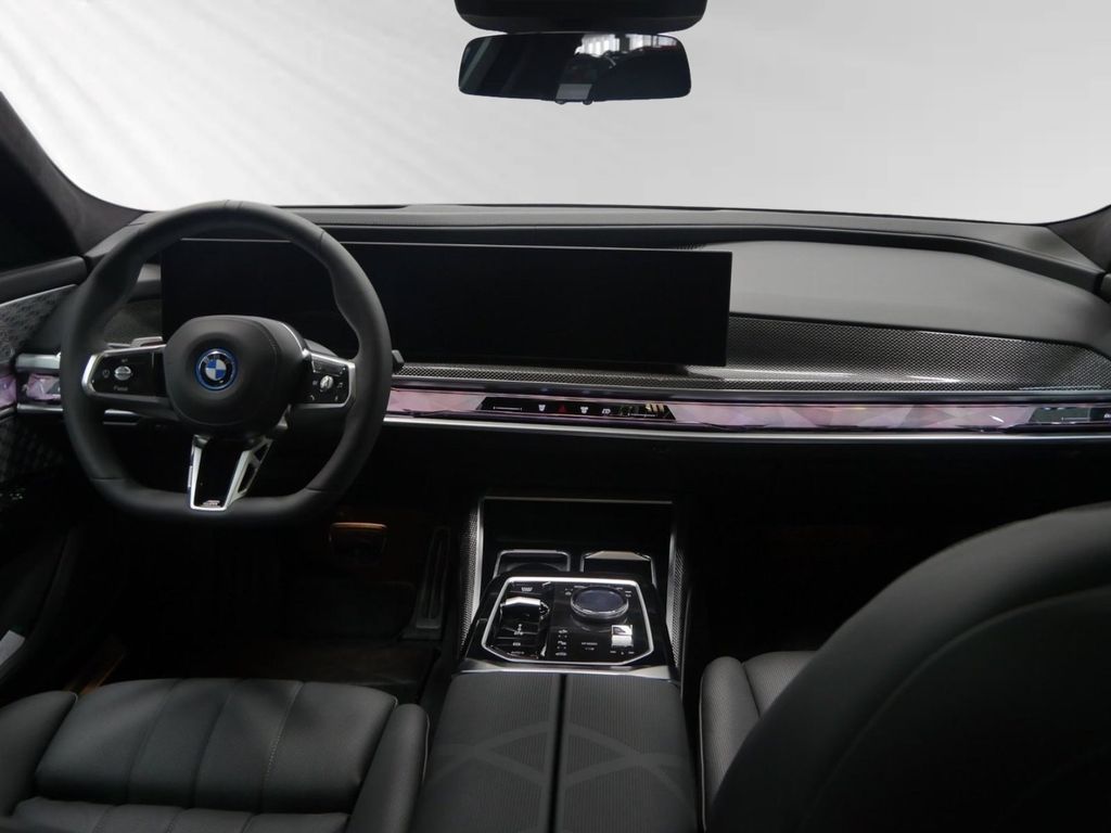 BMW i7 2024