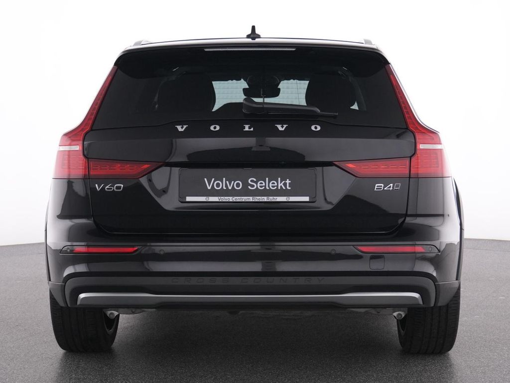 Volvo V60 Cross Country 2024
