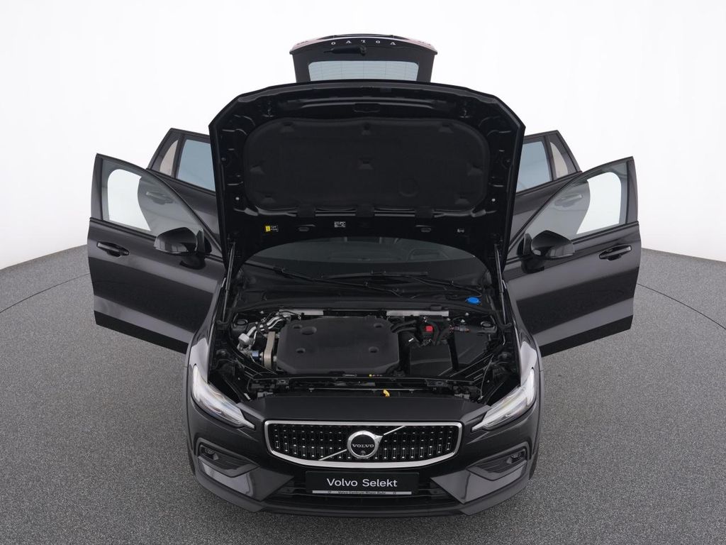 Volvo V60 Cross Country 2024