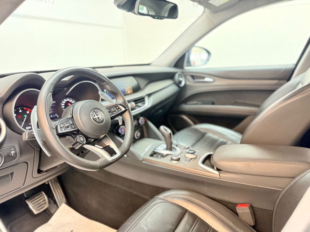 Alfa Romeo Stelvio 2021