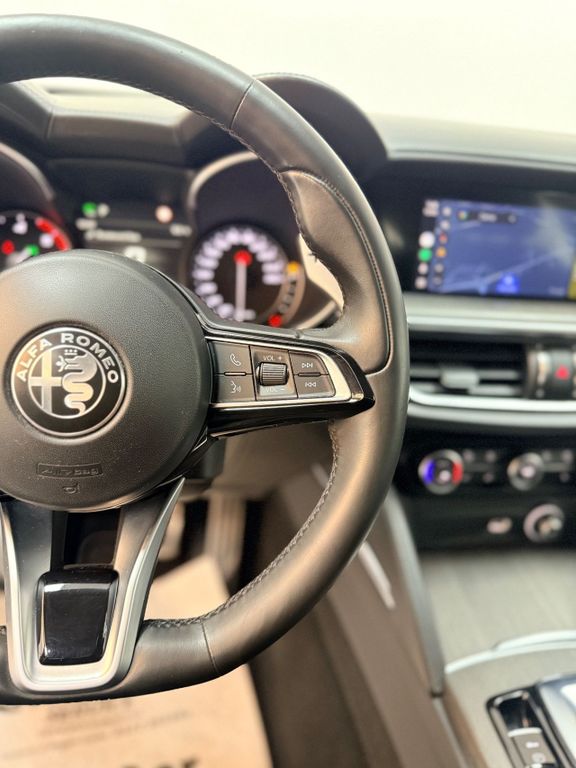 Alfa Romeo Stelvio 2021