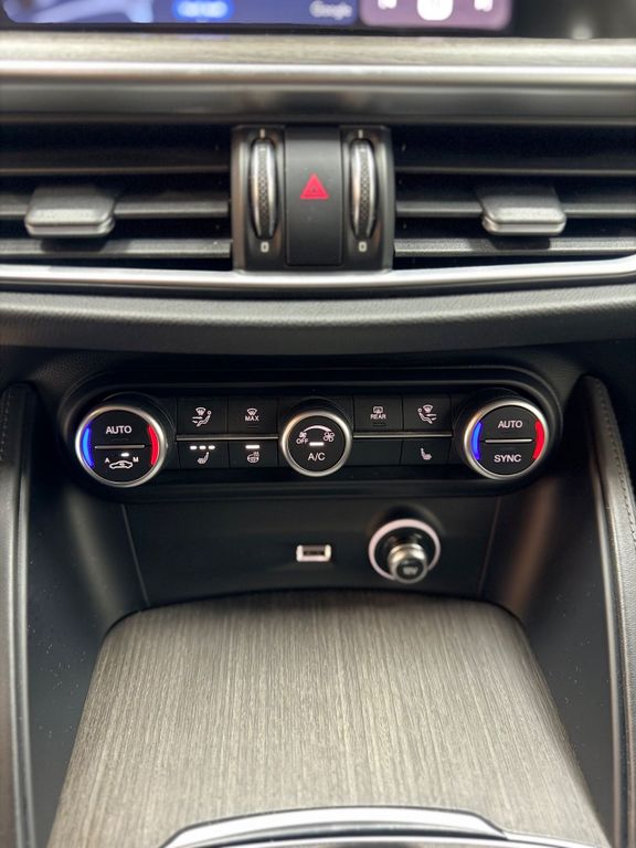 Alfa Romeo Stelvio 2021