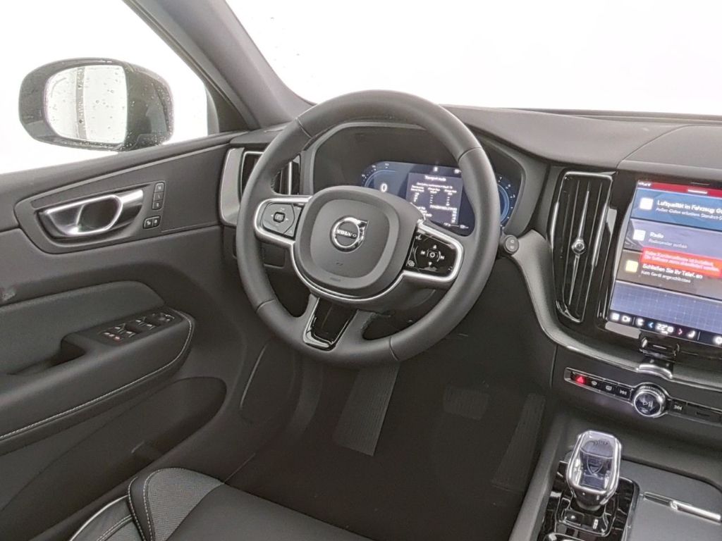 Volvo XC60 2025